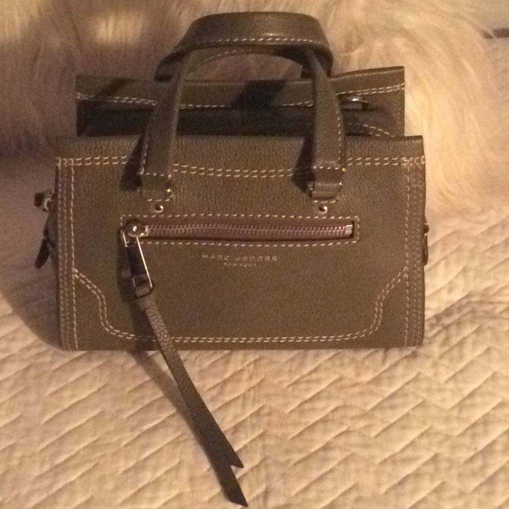 BNWT marc jacobs mini cruiser satchel in caper